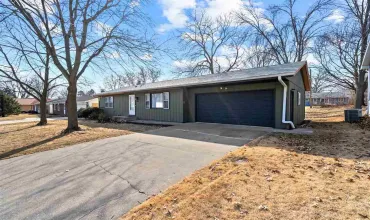 3 Bedrooms Bedrooms, ,1 BathroomBathrooms,Residential,135 Ravencrest Dr, Iowa City, Iowa 52245,202501431