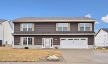 4 Bedrooms Bedrooms, ,3 BathroomsBathrooms,Residential,3009 Bryant Blvd SW, Cedar Rapids, Iowa 52404,202501480