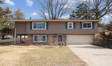 4 Bedrooms Bedrooms, ,2 BathroomsBathrooms,Residential,309 Pleasant View Dr NE, Solon, Iowa 52333,202501486