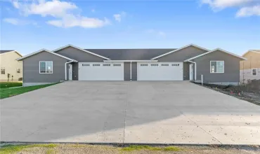 2 Bedrooms Bedrooms, ,2 BathroomsBathrooms,Residential,201 William, Newhall, Iowa 52315,2501369