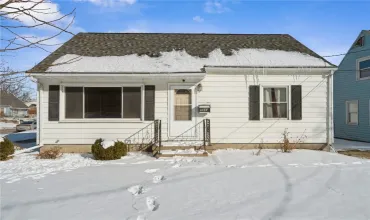 3 Bedrooms Bedrooms, ,1 BathroomBathrooms,Residential,2901 J, Cedar Rapids, Iowa 52404,2501160