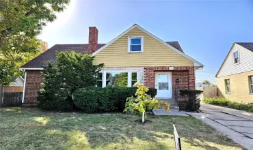 4 Bedrooms Bedrooms, 6 Rooms Rooms,2 BathroomsBathrooms,Residential,1711 1st, Cedar Rapids, Iowa 52405,2501182