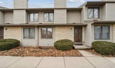 2 Bedrooms Bedrooms, ,1 BathroomBathrooms,Residential,220 Westside Dr, Iowa City, Iowa 52246,202501541