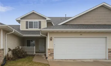 4 Bedrooms Bedrooms, 9 Rooms Rooms,3 BathroomsBathrooms,Residential,1144 Crescent View Dr NE, Cedar Rapids, Iowa 52402,2501464