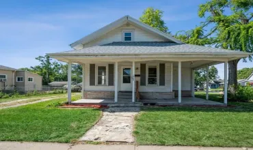 3 Bedrooms Bedrooms, ,1 BathroomBathrooms,Residential,1506 1st, Cedar Rapids, Iowa 52404,2501523