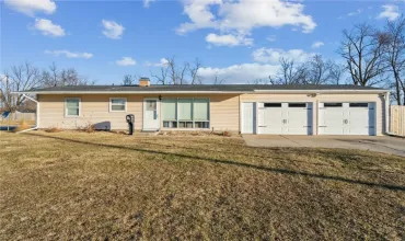 3 Bedrooms Bedrooms, 5 Rooms Rooms,1 BathroomBathrooms,Residential,158 Mayden, Cedar Rapids, Iowa 52404,2501513