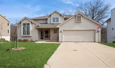 4 Bedrooms Bedrooms, 8 Rooms Rooms,3 BathroomsBathrooms,Residential,3322 Riverside Dr, Cedar Rapids, Iowa 52411,2501552