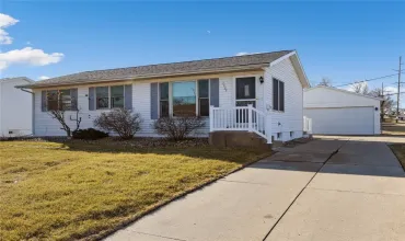 3 Bedrooms Bedrooms, ,1 BathroomBathrooms,Residential,3325 Susan Dr, Cedar Rapids, Iowa 52405,2501421