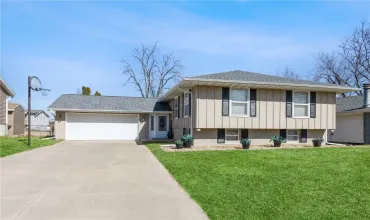 4 Bedrooms Bedrooms, ,2 BathroomsBathrooms,Residential,272 Norman, Cedar Rapids, Iowa 52402,2501563