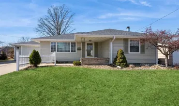 3 Bedrooms Bedrooms, ,2 BathroomsBathrooms,Residential,3101 Kenridge Terrace NE, Cedar Rapids, Iowa 52402,202501684