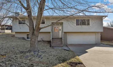 4 Bedrooms Bedrooms, ,3 BathroomsBathrooms,Residential,116 Oberlin St, Iowa City, Iowa 52245,202501691