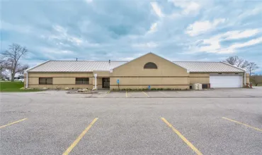 Commercial Lease,4001 River Ridge, Cedar Rapids, Iowa 52402,2302394