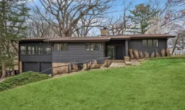 3 Bedrooms Bedrooms, ,3 BathroomsBathrooms,Residential,425 Lexington Ave, Iowa City, Iowa 52246,202502431