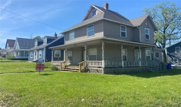 4 Bedrooms Bedrooms, 8 Rooms Rooms,2 BathroomsBathrooms,Residential,1402 1st, Cedar Rapids, Iowa 52405,2502213