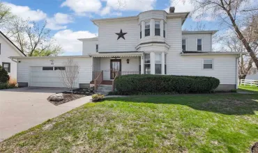 6 Bedrooms Bedrooms, ,2 BathroomsBathrooms,Residential,401 Market St, Solon, Iowa 52333,202502812