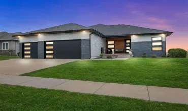 6 Bedrooms Bedrooms, ,4 BathroomsBathrooms,Residential,1895 Stone Creek Cir, North Liberty, Iowa 52317,202502859