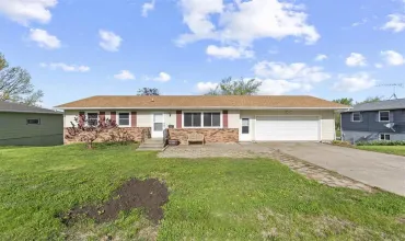 2 Bedrooms Bedrooms, ,3 BathroomsBathrooms,Residential,149 Circle Drive, Williamsburg, Iowa 52361,202502871