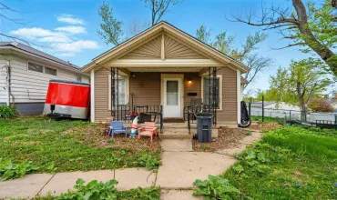 2 Bedrooms Bedrooms, 4 Rooms Rooms,1 BathroomBathrooms,Residential,1116 21st, Cedar Rapids, Iowa 52404,2503106