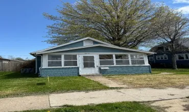 1 Bedroom Bedrooms, ,1 BathroomBathrooms,Residential,1417 4th, Cedar Rapids, Iowa 52404,2503120