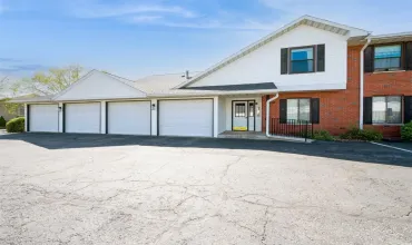 2 Bedrooms Bedrooms, ,2 BathroomsBathrooms,Residential,4410 Maureen, 185, Cedar Rapids, Iowa 52403,2503143