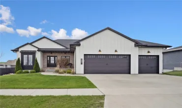 5 Bedrooms Bedrooms, ,3 BathroomsBathrooms,Residential,1405 Foxtail, Fairfax, Iowa 52228,2503108