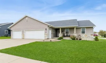 5 Bedrooms Bedrooms, ,3 BathroomsBathrooms,Residential,301 Gilbert Dr, West Branch, Iowa 52358,202502918