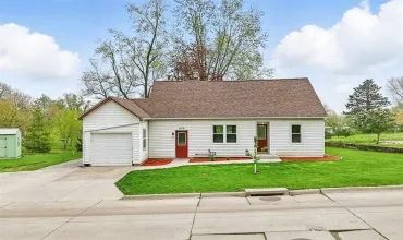 2 Bedrooms Bedrooms, ,1 BathroomBathrooms,Residential,920 Circle Dr, Wellman, Iowa 52356,202502930