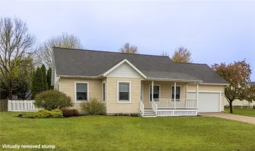 3 Bedrooms Bedrooms, 6 Rooms Rooms,1 BathroomBathrooms,Residential,349 Aaron, Swisher, Iowa 52338,2503163