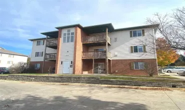 2 Bedrooms Bedrooms, ,1 BathroomBathrooms,Residential,143 Scott Blvd, Iowa City, Iowa 52245,202502813