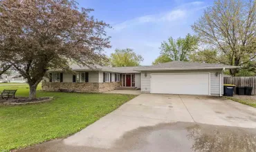 4 Bedrooms Bedrooms, ,2 BathroomsBathrooms,Residential,720 Vernon St, Wapello, Iowa 52653,202502950