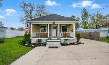 3 Bedrooms Bedrooms, ,2 BathroomsBathrooms,Residential,402 Mechanic St, Brighton, Iowa 52540,202502951
