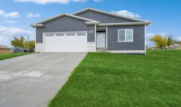 3 Bedrooms Bedrooms, ,2 BathroomsBathrooms,Residential,1120 Quarry, Cedar Rapids, Iowa 52404,2503184