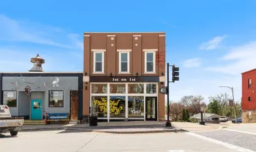 Commercial Sale,100 1st, Mt Vernon, Iowa 52314,2503036