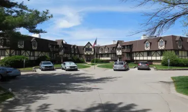 2 Bedrooms Bedrooms, ,2 BathroomsBathrooms,Residential,1512 1st Ave, C104S, Coralville, Iowa 52241,202503008