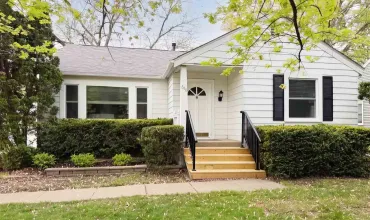3 Bedrooms Bedrooms, ,2 BathroomsBathrooms,Residential,616 8th Ave, Coralville, Iowa 52241,202503016