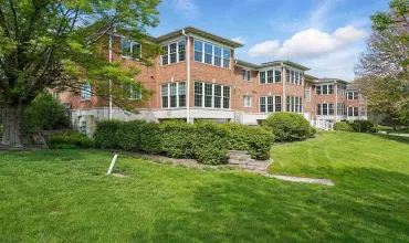 2 Bedrooms Bedrooms, ,2 BathroomsBathrooms,Residential,2601 Hickory Trl, 4, Iowa City, Iowa 52245,202503012