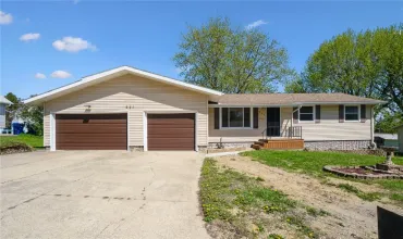 5 Bedrooms Bedrooms, ,2 BathroomsBathrooms,Residential,921 3rd, Oelwein, Iowa 50662,2503268