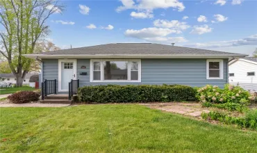 3 Bedrooms Bedrooms, ,2 BathroomsBathrooms,Residential,2995 15th, Marion, Iowa 52302,2503189