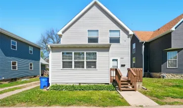 4 Bedrooms Bedrooms, 9 Rooms Rooms,2 BathroomsBathrooms,Residential,1644 A, Cedar Rapids, Iowa 52402,2503300