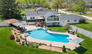 4 Bedrooms Bedrooms, ,3 BathroomsBathrooms,Residential,4210 Morelle, Cedar Rapids, Iowa 52411,2502824
