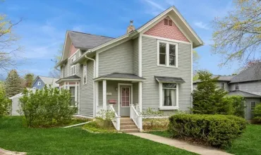 4 Bedrooms Bedrooms, ,2 BathroomsBathrooms,Residential,313 5th Ave NW, Mt Vernon, Iowa 52314,202503134