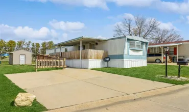 2 Bedrooms Bedrooms, ,1 BathroomBathrooms,Residential,3 Grinnell St SW, Cedar Rapids, Iowa 52404,202502454