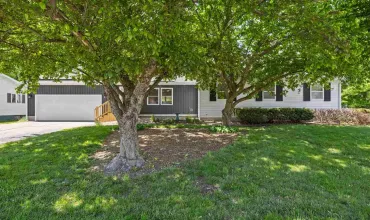 4 Bedrooms Bedrooms, ,3 BathroomsBathrooms,Residential,807 8th Ave, Washington, Iowa 52353,202503135