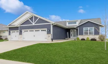 5 Bedrooms Bedrooms, ,3 BathroomsBathrooms,Residential,1530 Franklin St, North Liberty, Iowa 52317,202503138