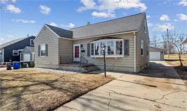 4 Bedrooms Bedrooms, 6 Rooms Rooms,2 BathroomsBathrooms,Residential,344 19th, Cedar Rapids, Iowa 52405,2503222