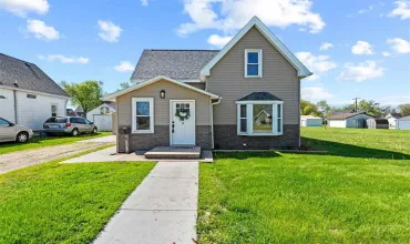 3 Bedrooms Bedrooms, ,1 BathroomBathrooms,Residential,409 11th Street, Belle Plaine, Iowa 52208,202503143
