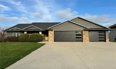 5 Bedrooms Bedrooms, ,3 BathroomsBathrooms,Residential,2053 Glen Oaks, Coralville, Iowa 52241,2501592
