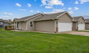 2 Bedrooms Bedrooms, ,2 BathroomsBathrooms,Residential,3503 Banar Dr SW, C, Cedar Rapids, Iowa 52404,202503152