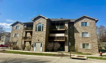 2 Bedrooms Bedrooms, ,1 BathroomBathrooms,Residential,2865 Coral Ct, 101, Coralville, Iowa 52241,202502717