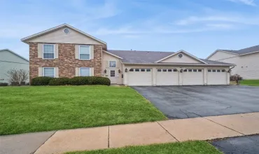 2 Bedrooms Bedrooms, ,2 BathroomsBathrooms,Residential,3912 Summerfield, C, Cedar Rapids, Iowa 52402,2503399